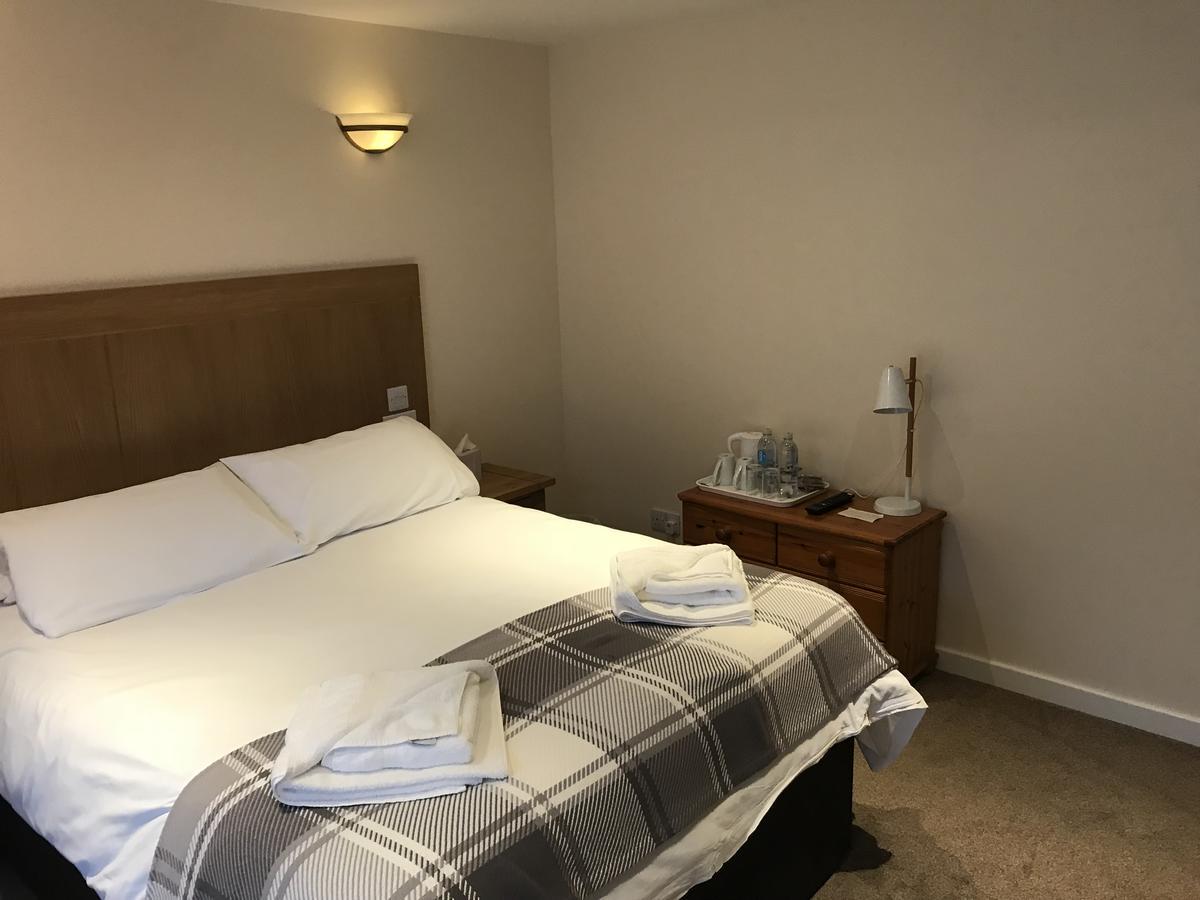 Caledonian Hotel Portree Extérieur photo